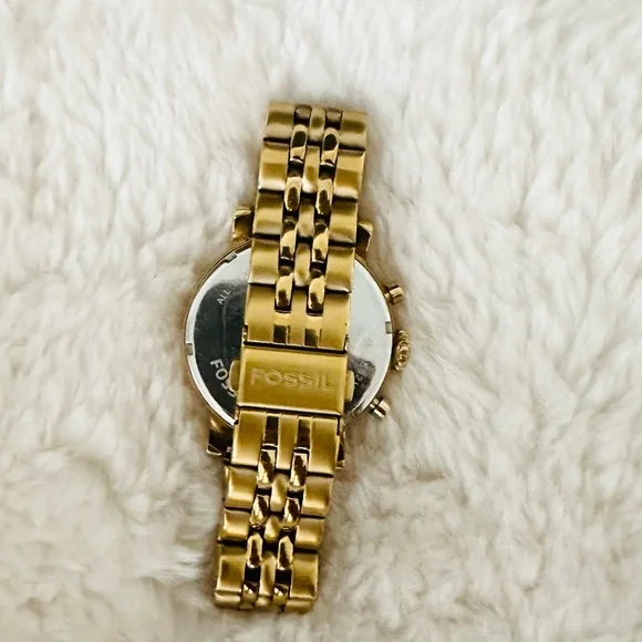 Gold Fossil Women’s Watch - Picture 6 of 8